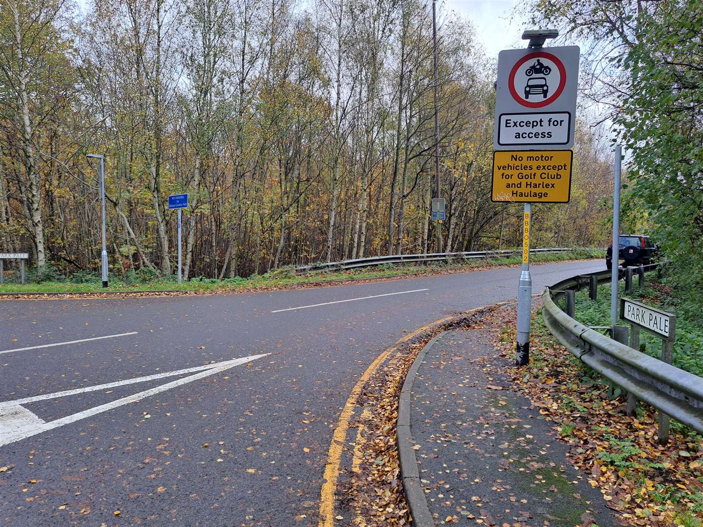 The turning off Park Pale that leads to Rochester and Cobham Park Golf Club, at Shorne