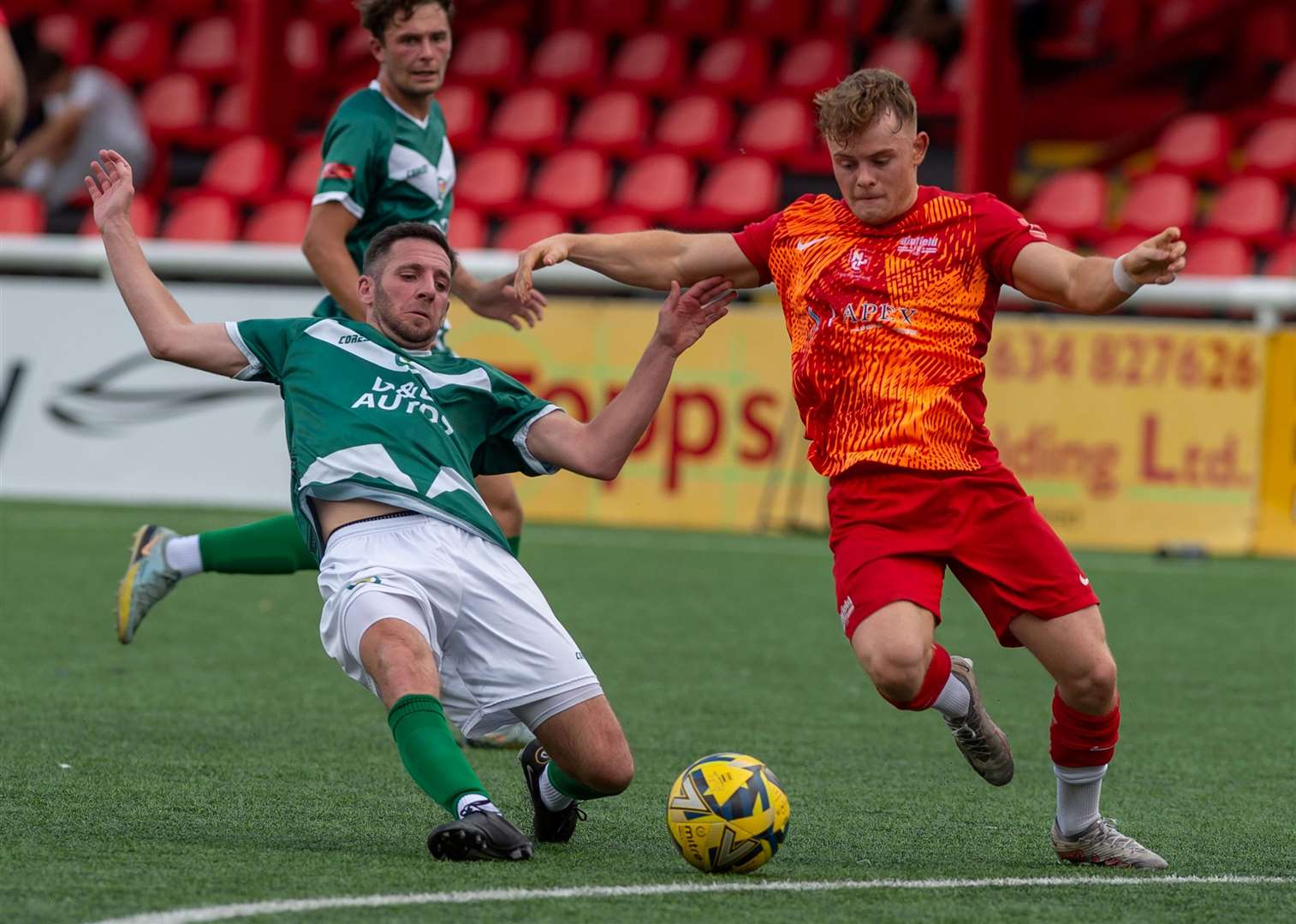 Ian Draycott gets stuck in for Ashford. Picture: Ian Scammell