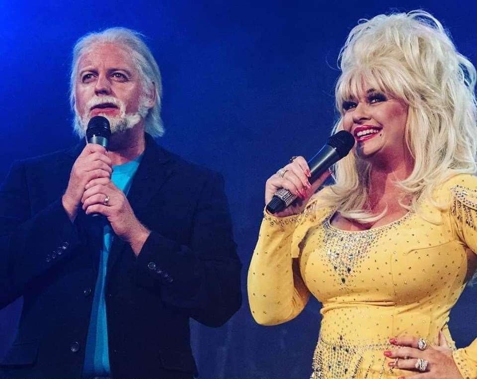 Andy and Sarah Jayne Crust as Kenny Rogers and Dolly Parton