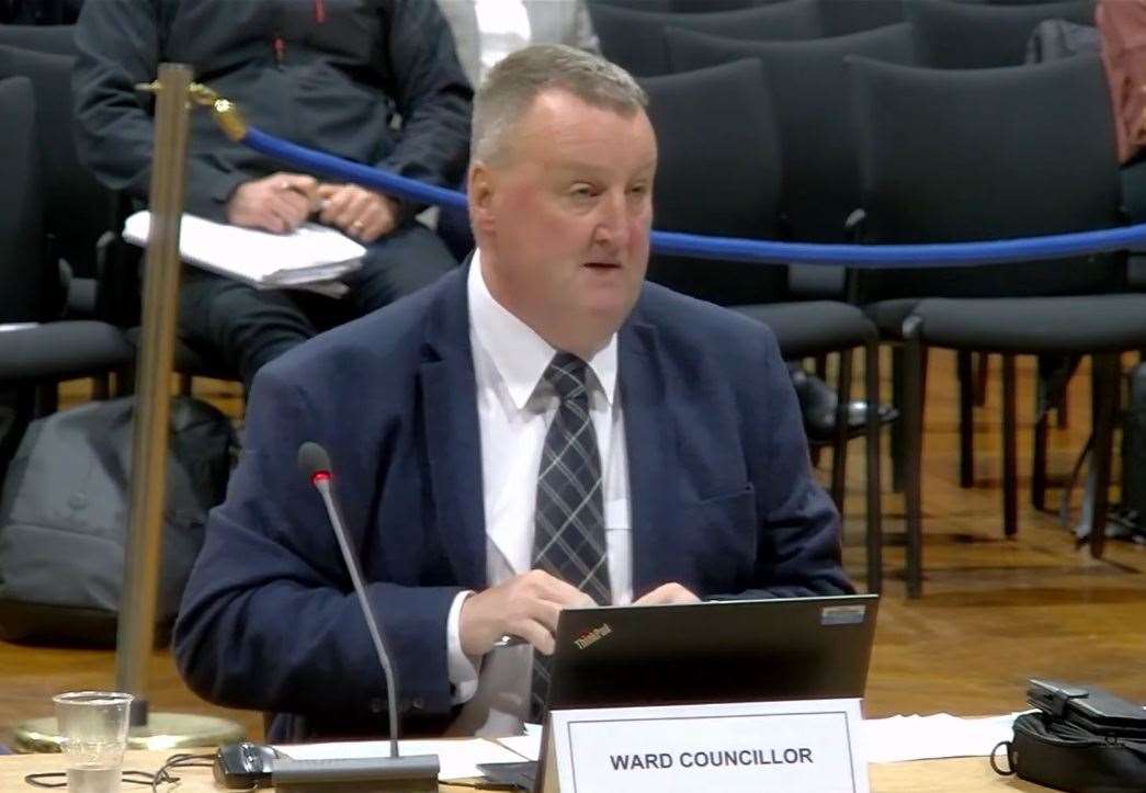 Cllr Chris Spalding (Ind) said committee members had a choice between more profits for the developer or the safety of the public