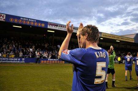 Applauding the fans - Now it's your turn