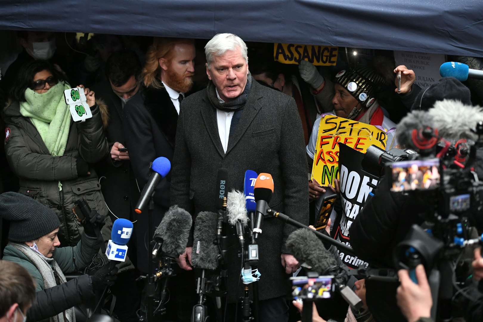 WikiLeaks spokesman Kristinn Hrafnsson speaks to the media outside the Old Bailey following the ruling that he cannot be extradited to the US (Dominic Lipinski/PA)