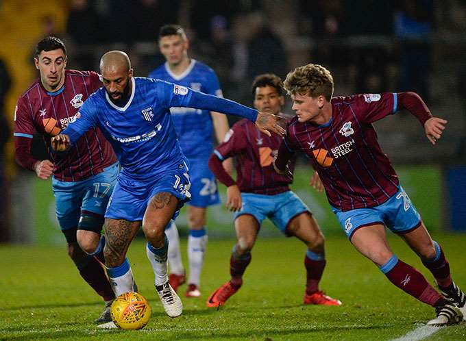 Josh Parker looks to get forward for the Gills Picture: Ady Kerry