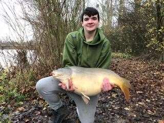 Sam Weedon who has put theory into practise to land this lovely 28lb mirror carp