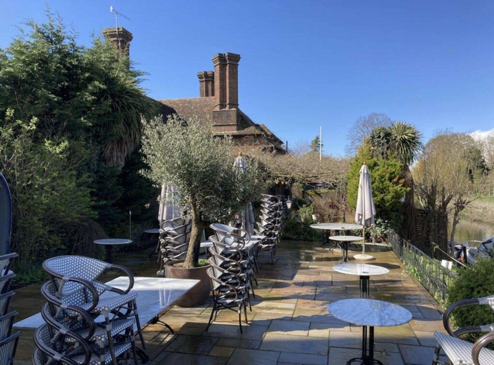 The riverside patio at the Fordwich Arms