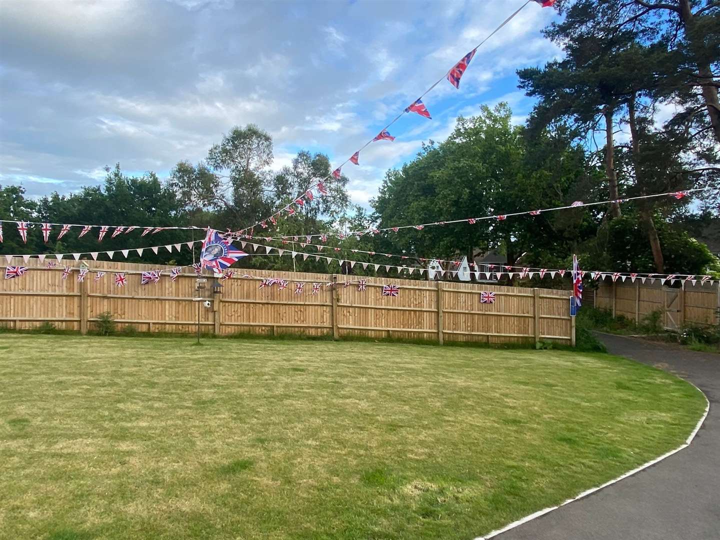 Bunting in Headcorn (56993819)