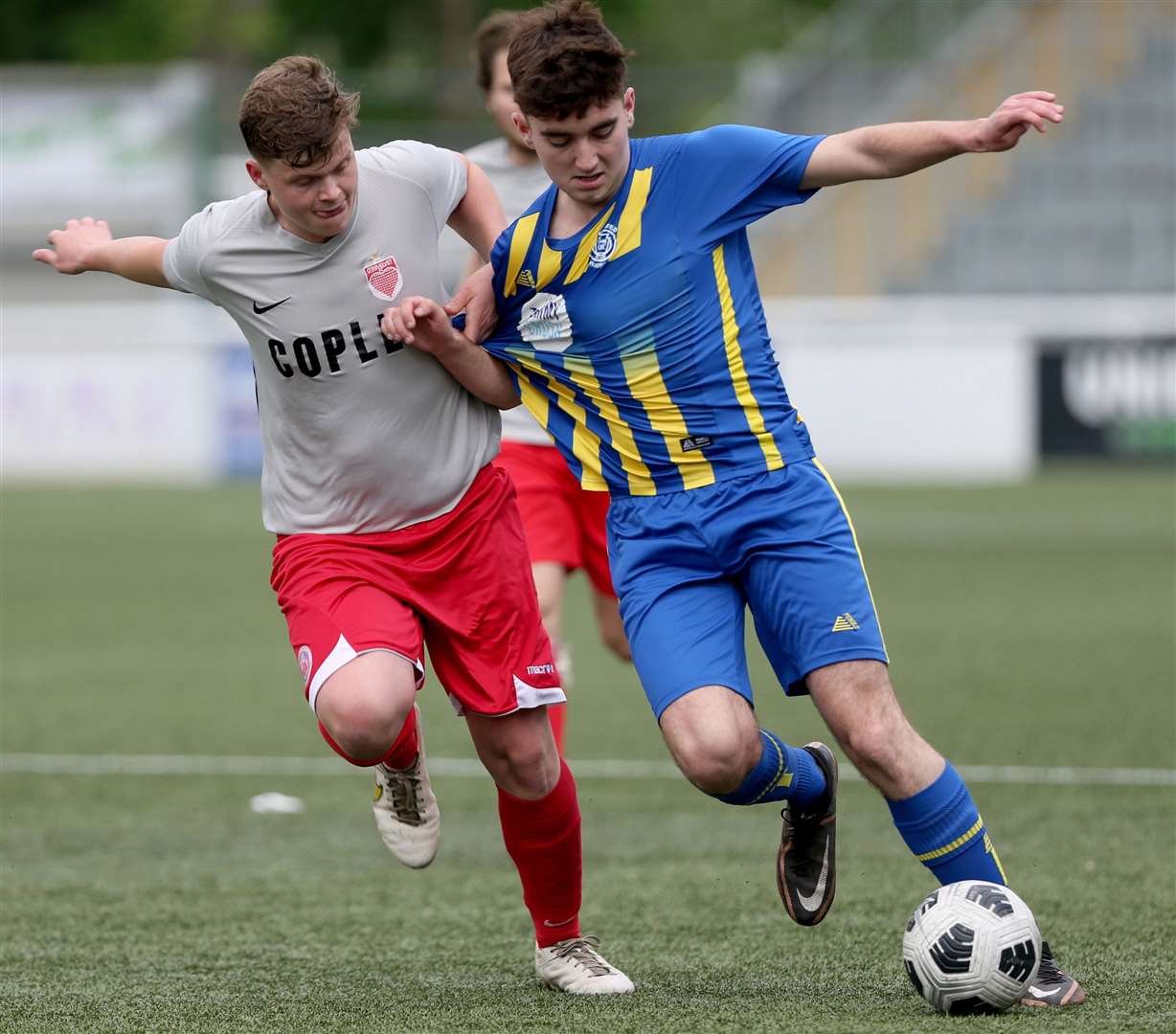 Stansfeld O&B (blue) try to get away from Red Velvet on Saturday. Picture: PSP Images