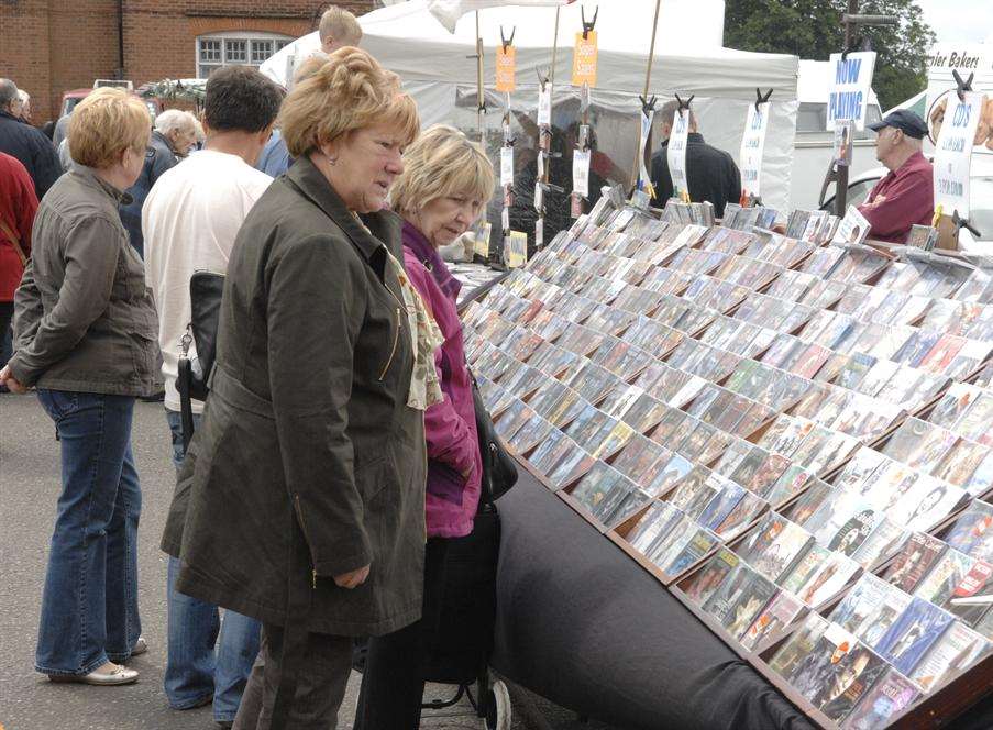 Herne Bay market move approved by council, but stalls told microphones ...