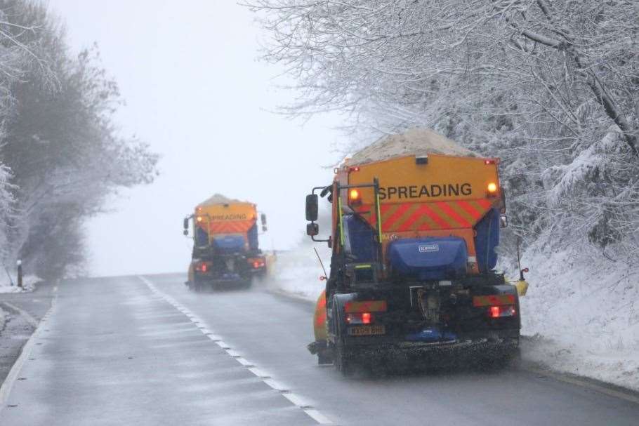 Gritters in action