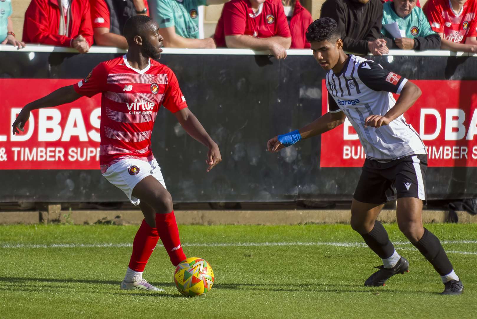 Ebbsfleet's Omari Sterling on the ball at Hanwell last weekend. Picture: Ed Miller/EUFC