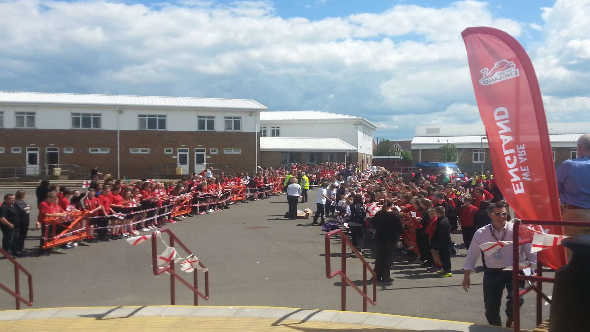 Hundreds greet the baton in Herne Bay