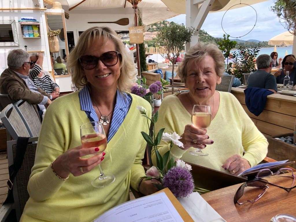 Jill Thornton (left), with her mother-in-law Joan, 85 (Jill Thornton/PA)