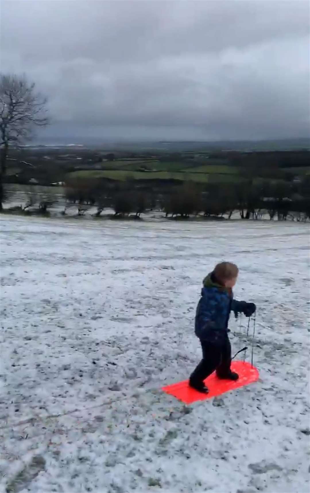 Children attempted sledging on the north coast of Northern Ireland (Edward Murphy/Twitter/PA)