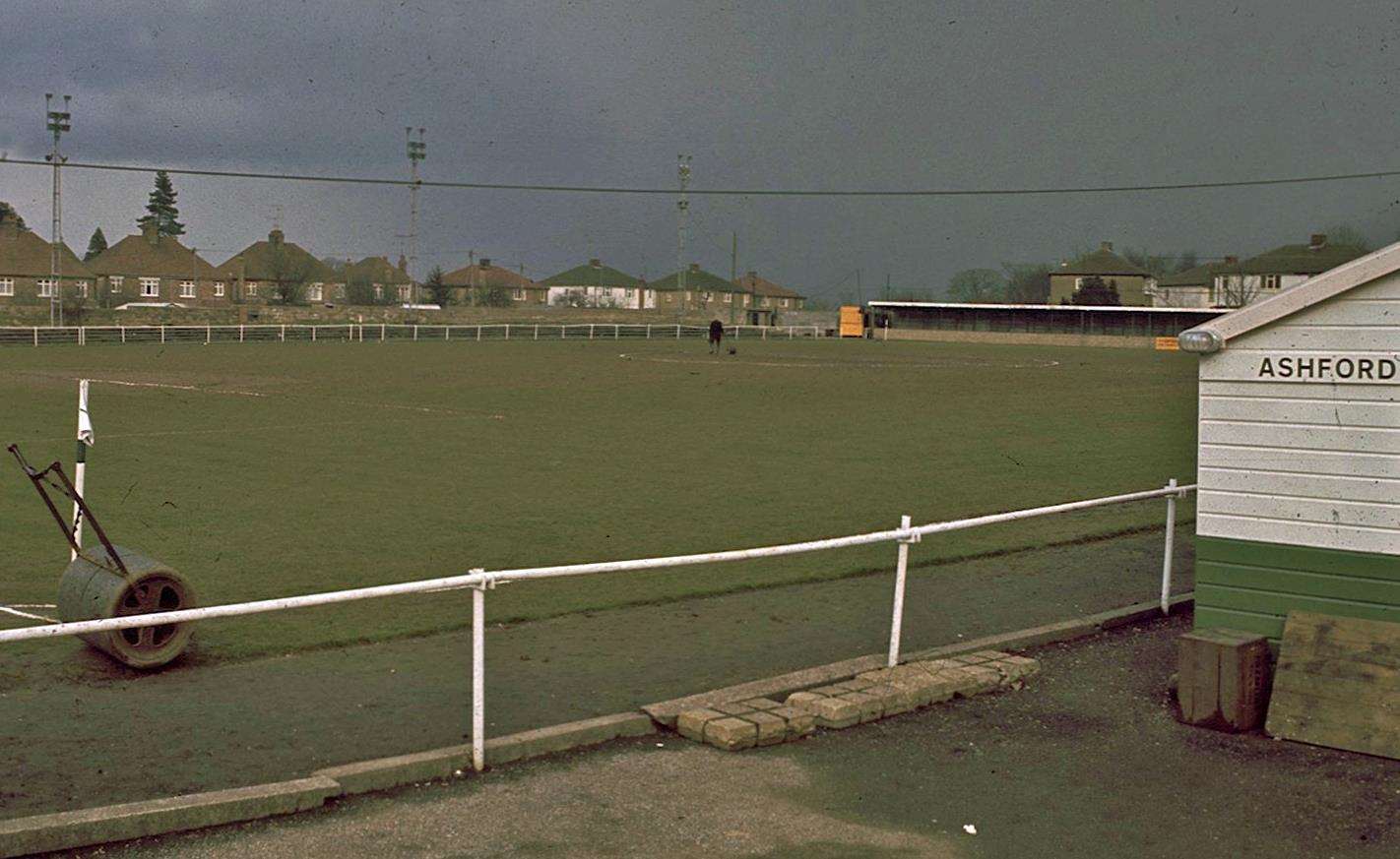 Old football grounds belonging to clubs in Kent