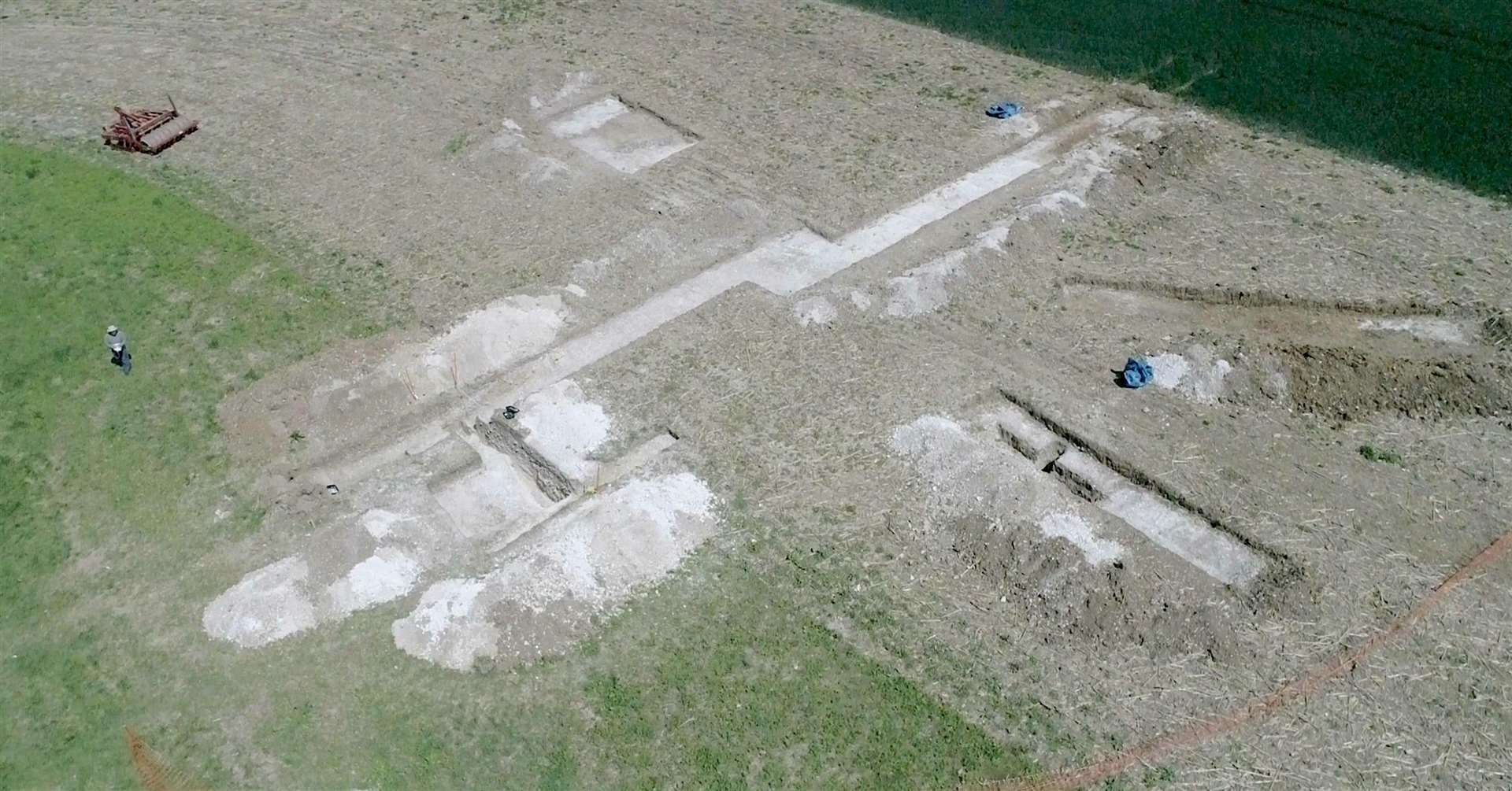 Aerial view of the monument. (3948000)