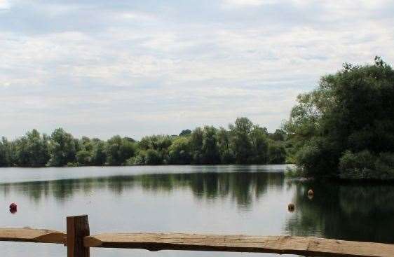 Leybourne Lakes