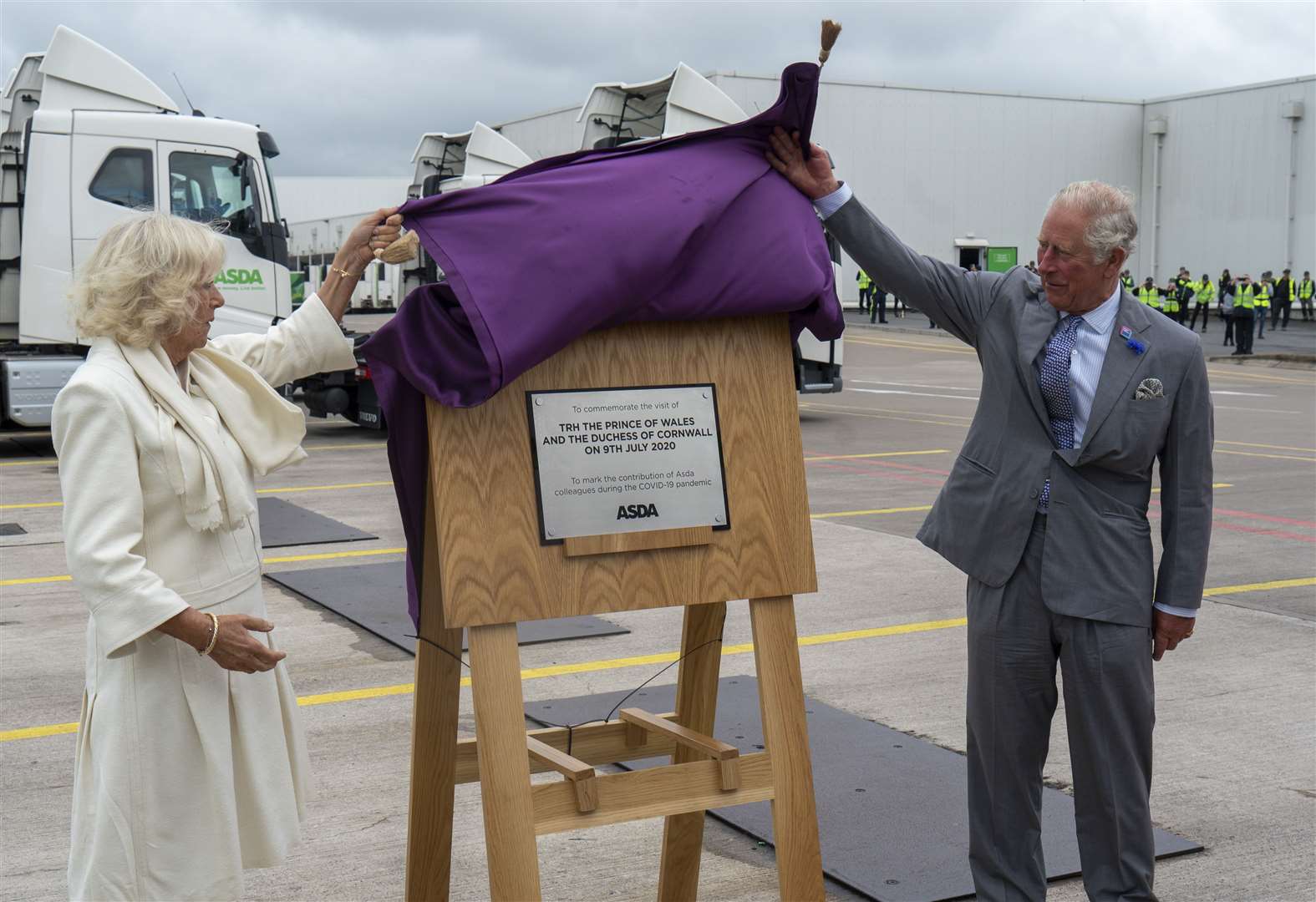 The royal coupled unveiled a plaque marking their visit (Arthur Edwards/The Sun/PA)