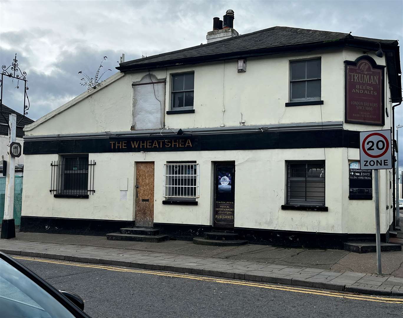 The Wheatsheaf pub in Swanscombe High Street closed in March 2020