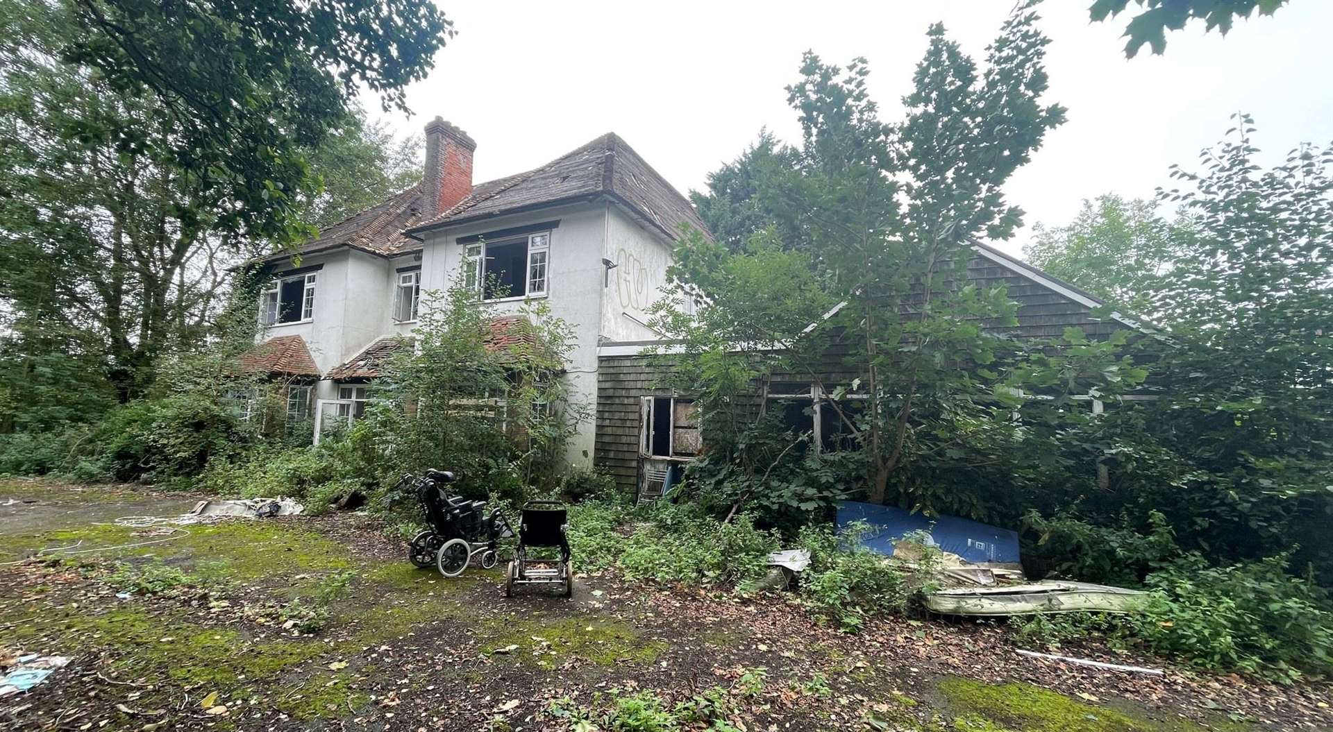 This former care home in Molash is located on the corner of Shottenden Lane and Canterbury Road (A252).