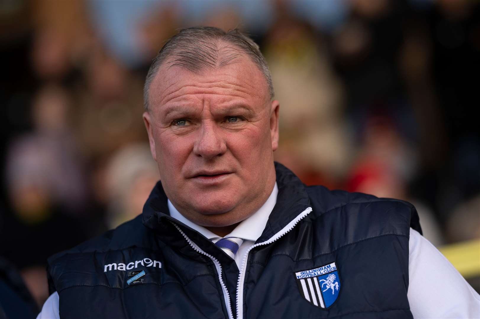 Gillingham manager Steve Evans wants the season to be completed