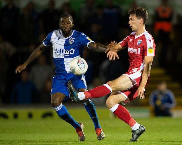 Tom O'connor challenges with Abu Ogogo Picture: Ady Kerry (16895785)