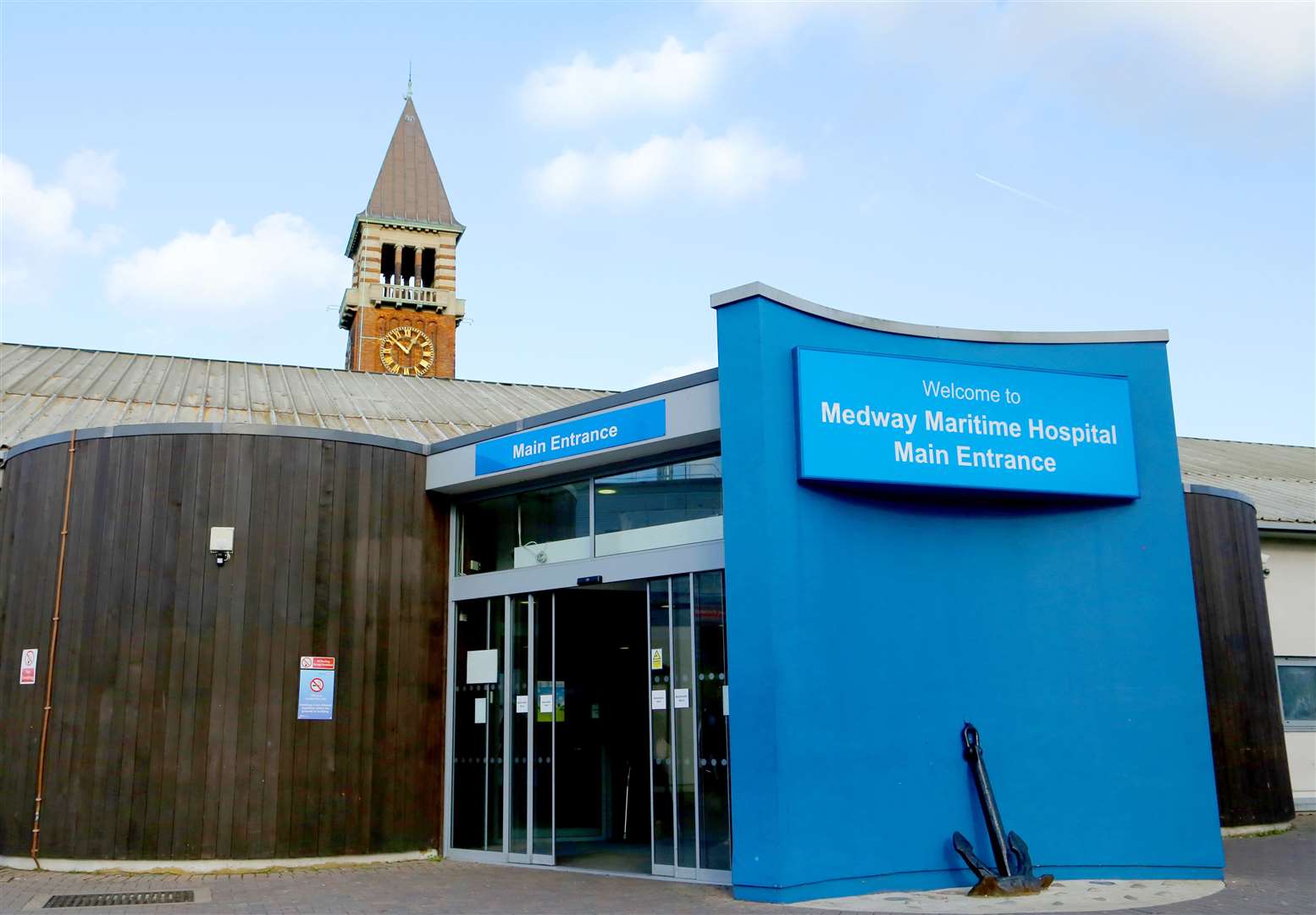 Medway Maritime Hospital in Gillingham where Mr Raymond died