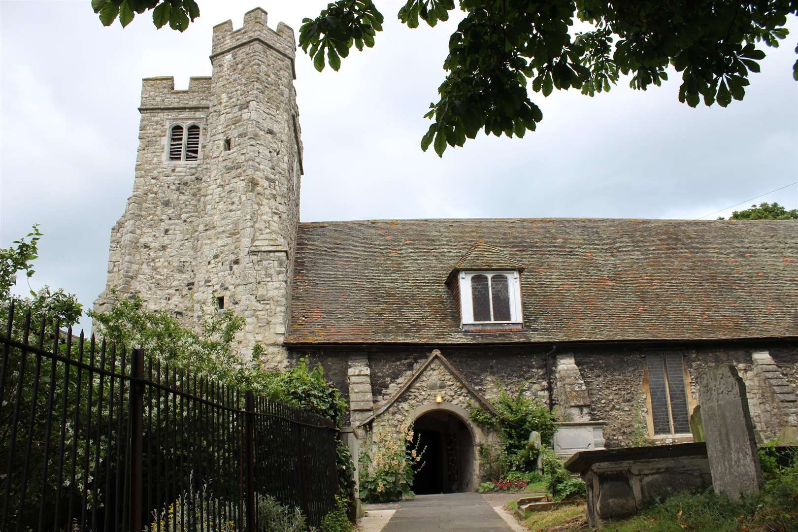 Holly Trinity Church, Queenborough, on the Isle of Sheppey (3669763)