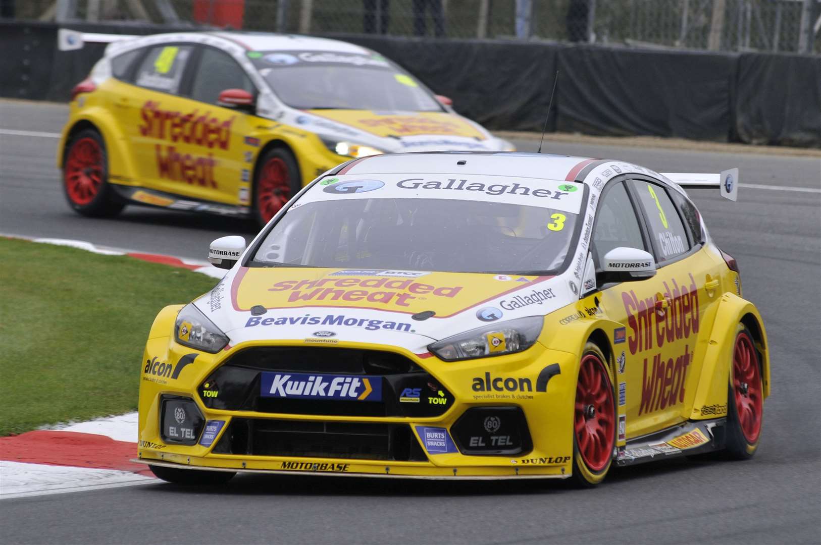 British Touring Car Championship racing at Brands Hatch