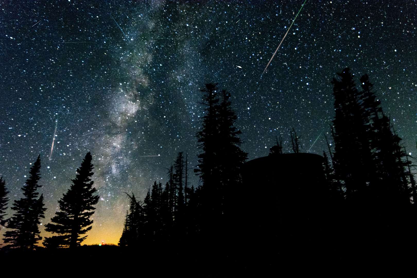 Viewers need to aim for a clear sky away from light pollution. Image: iStock.