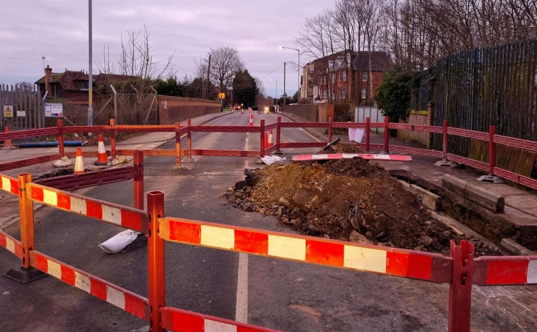 Hythe Road Ashford shut by Norton Knatchbull School during UK