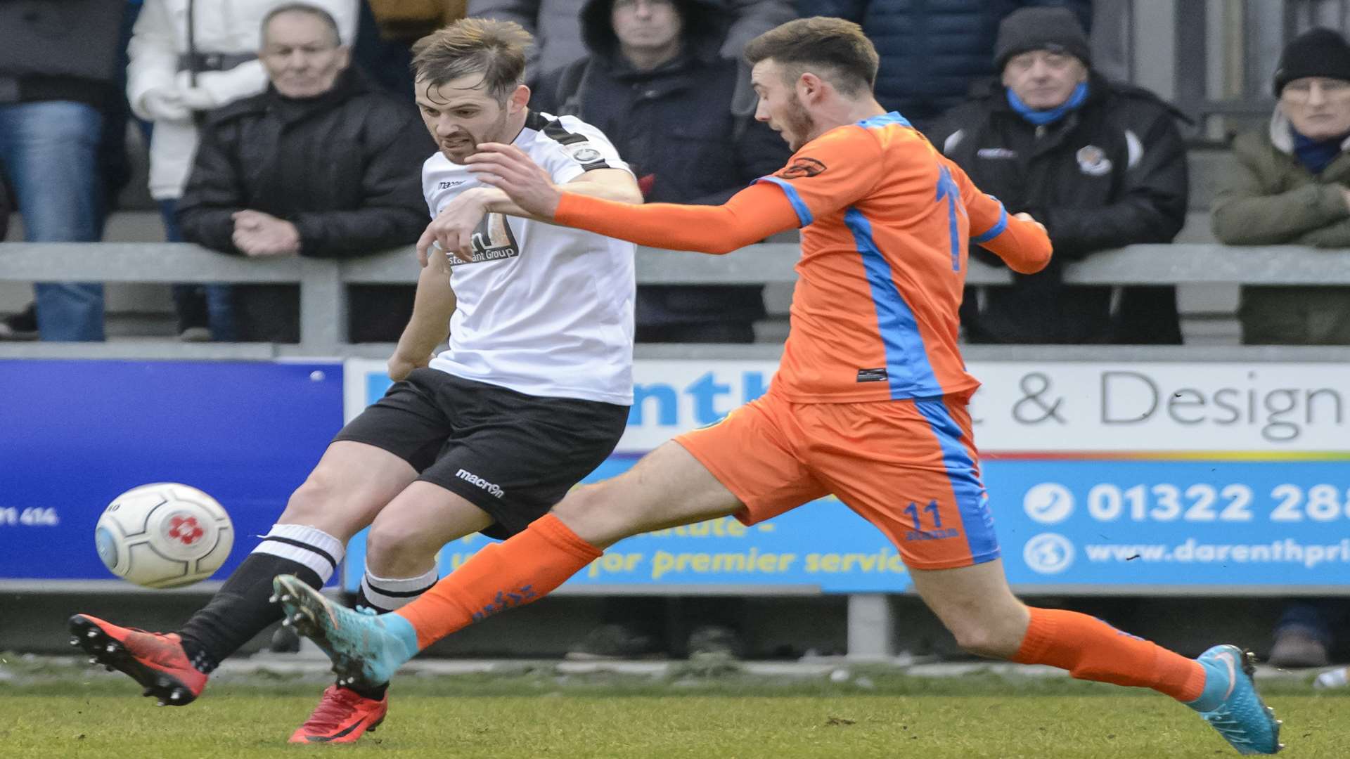 Dartford's Tom Murphy crosses from the left wing. Picture: Andy Payton