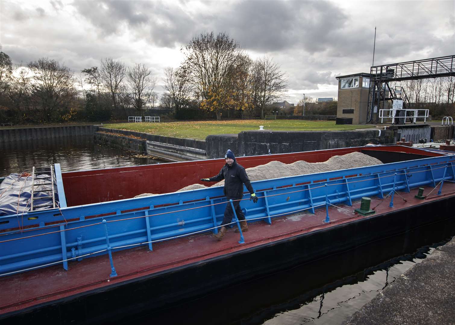 Commercial barges produce fewer emissions than lorries (Danny Lawson/PA)