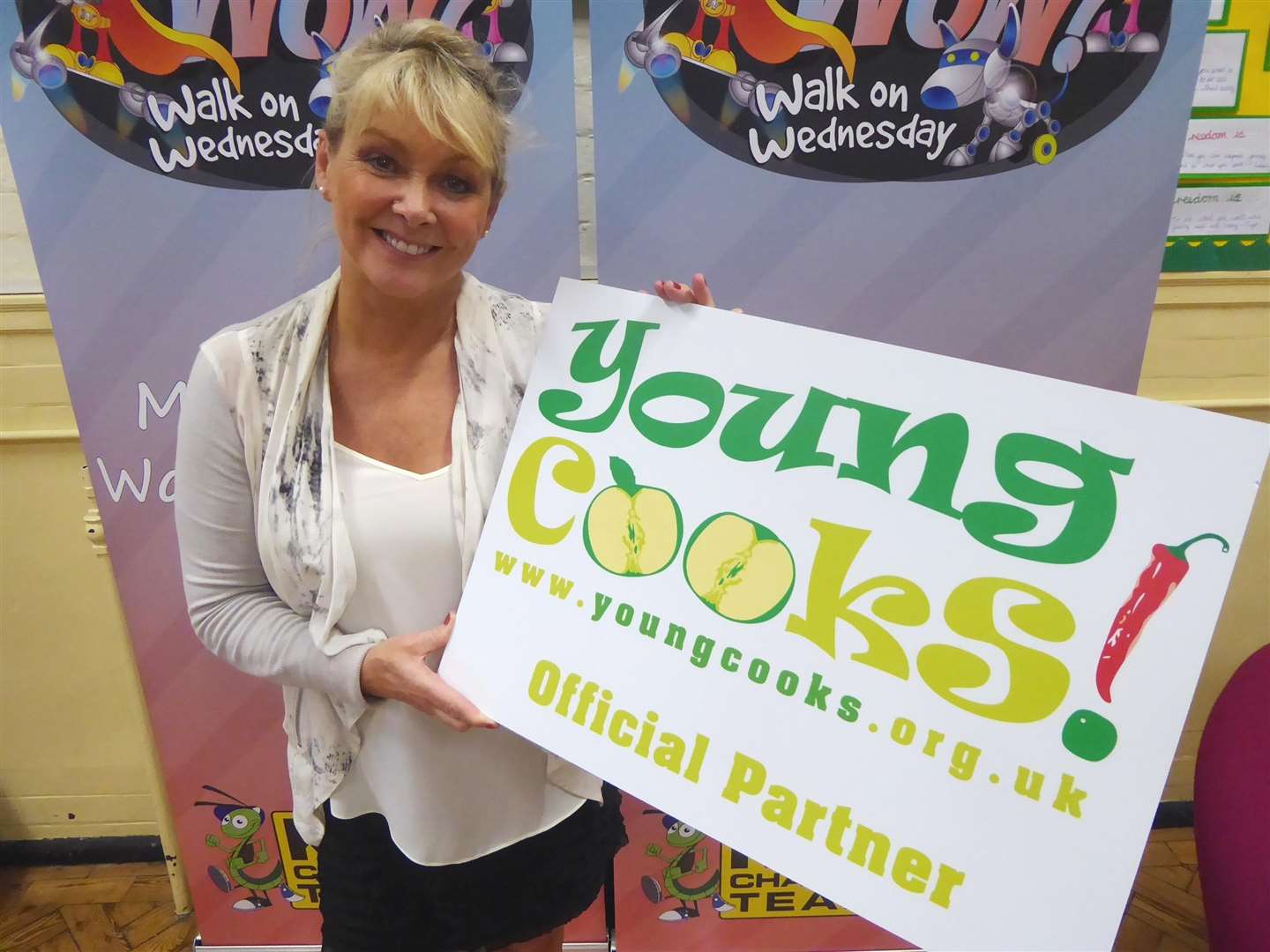 Cheryl Baker supports the Young Cooks contest for schools and families.