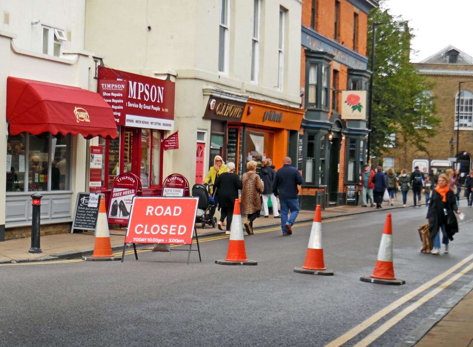 Road closed sign on Deal High Street