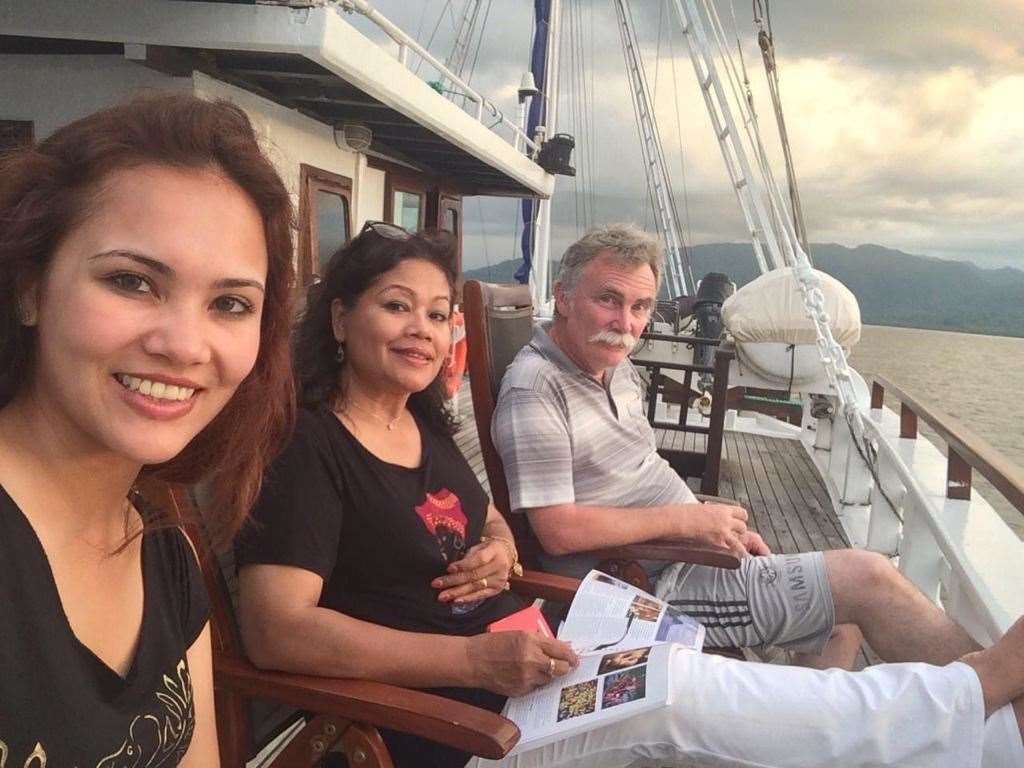 Retired British geologist Jim Fitton, right, with his wife Sarijah Fitton, centre, and his daughter Leila Fitton (Family handout/PA)