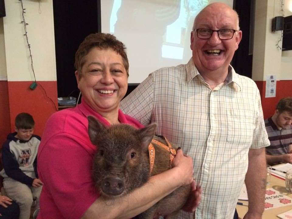 Ray Seager and chief pig wrangle Paul Fagg at the Minster-on-Sea Rotary Club pig race at Minster Working Men's Club (37769664)