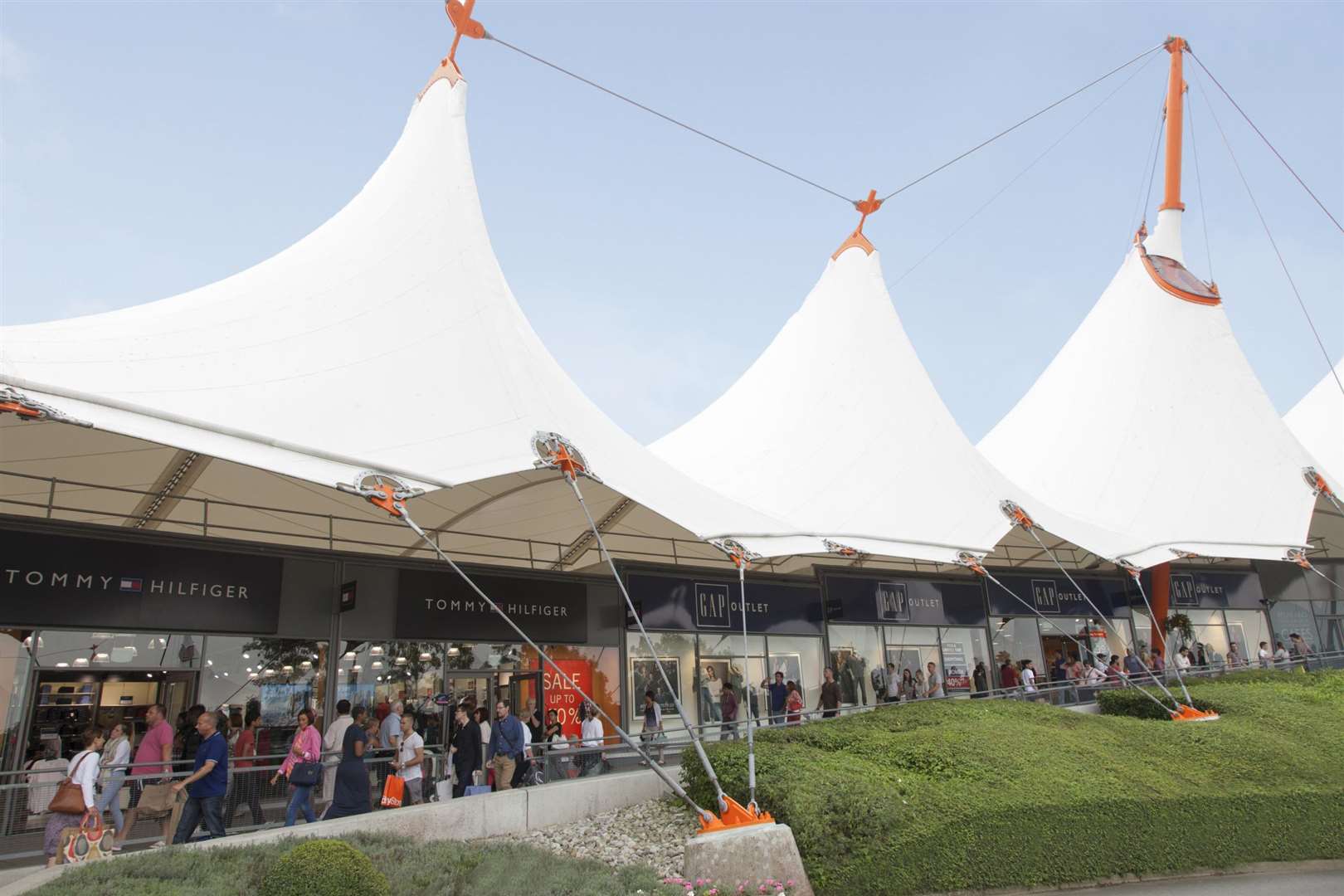 Mint Velvet will take over an empty store at the Ashford Designer Outlet