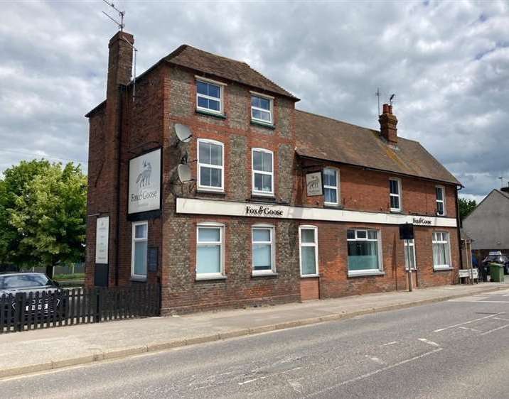 Fox and Goose pub in Bapchild, Sittingbourne, sold by Fleurets - News ITN