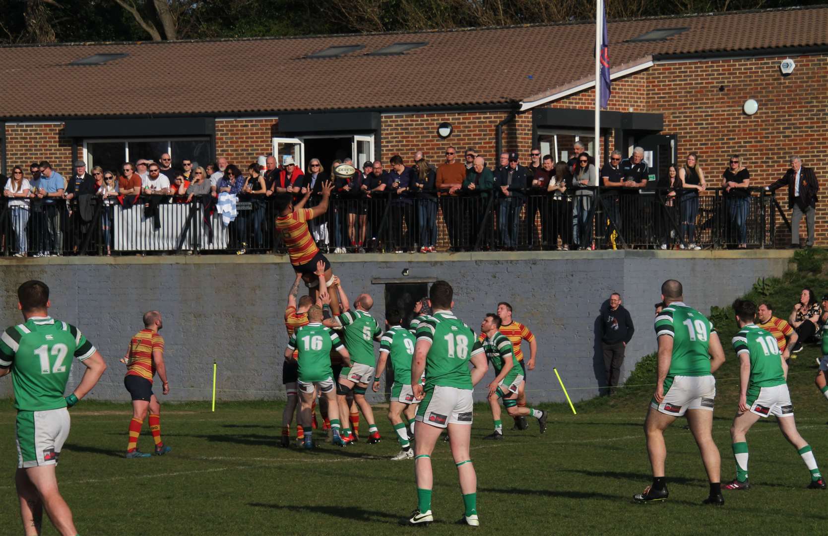 The crowd watch on as Medway take on Horsham (55723209)