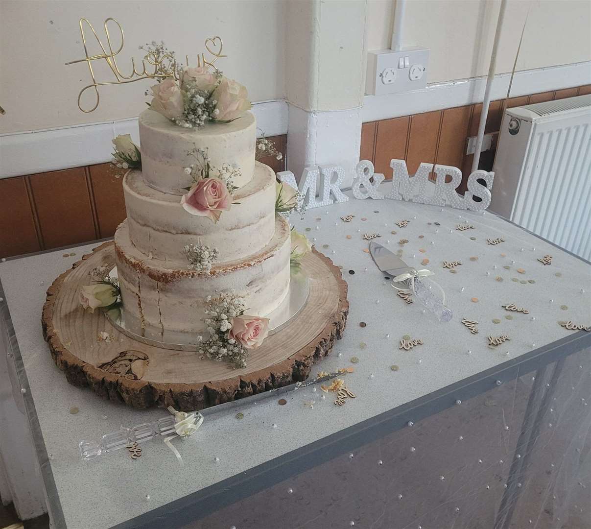 The wedding cake cost £125. Picture: SWNS
