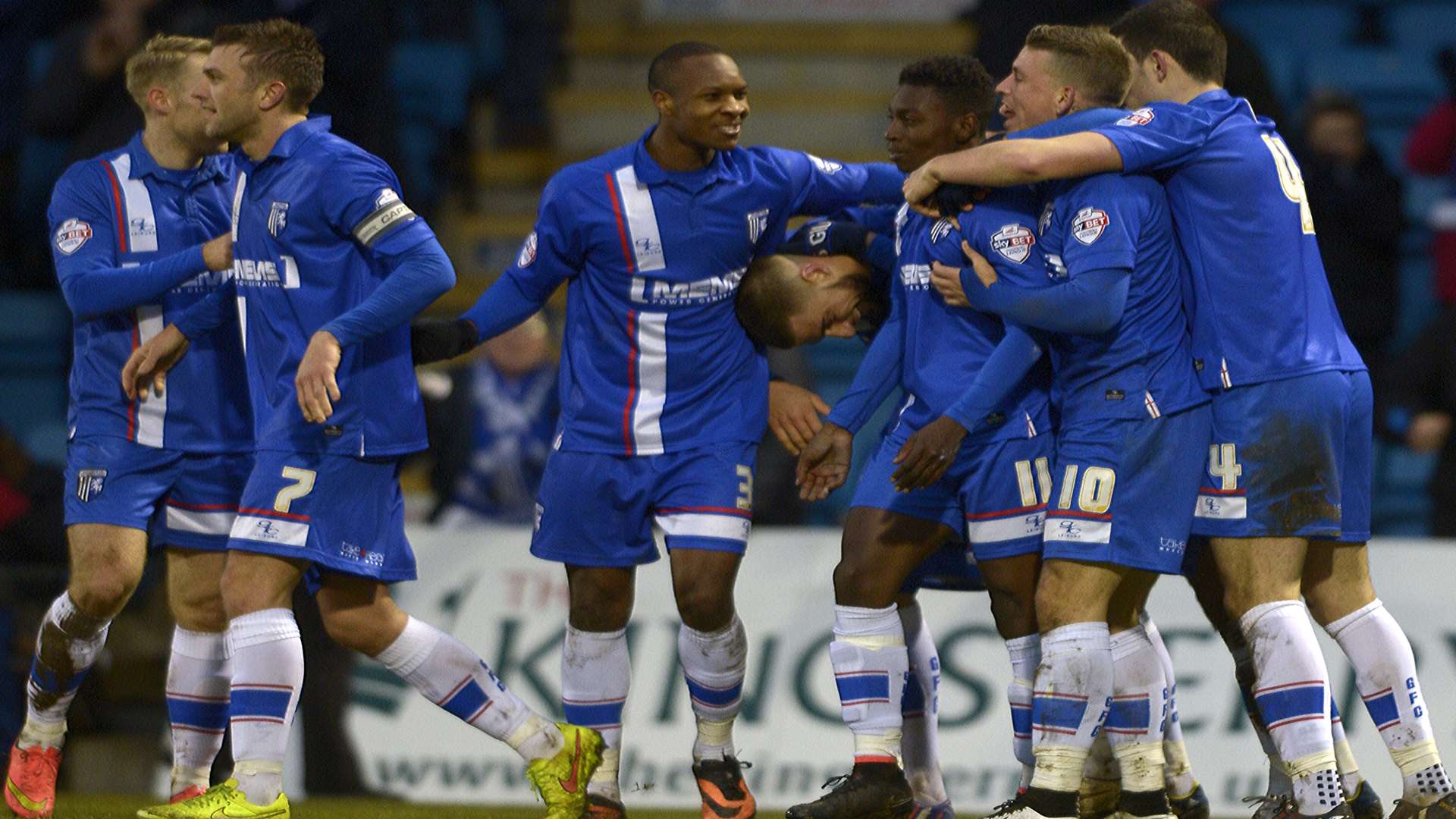 Gills celebrate Jermaine McGlashan's 86th-minute strike