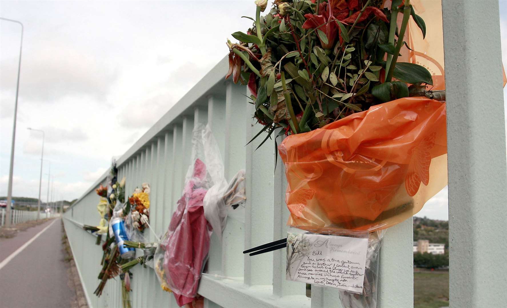 Tributes left on Medway Bridge for Billy. Picture: Phil Lee (30773486)