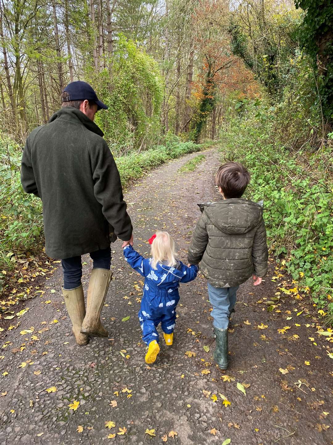 Edoardo Mapelli Mozzi and his daughter Sienna and son Wolfie (HRH Princess Beatrice/Buckingham Palace/PA)