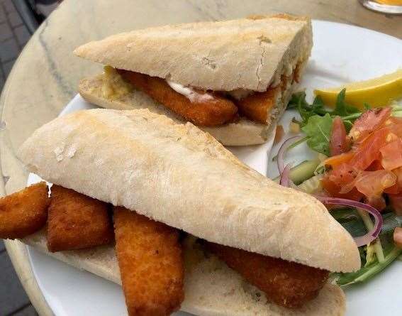 Mrs SD selected a non-loaded baguette with breaded fish fingers and tartare sauce, hers was also served with a side salad