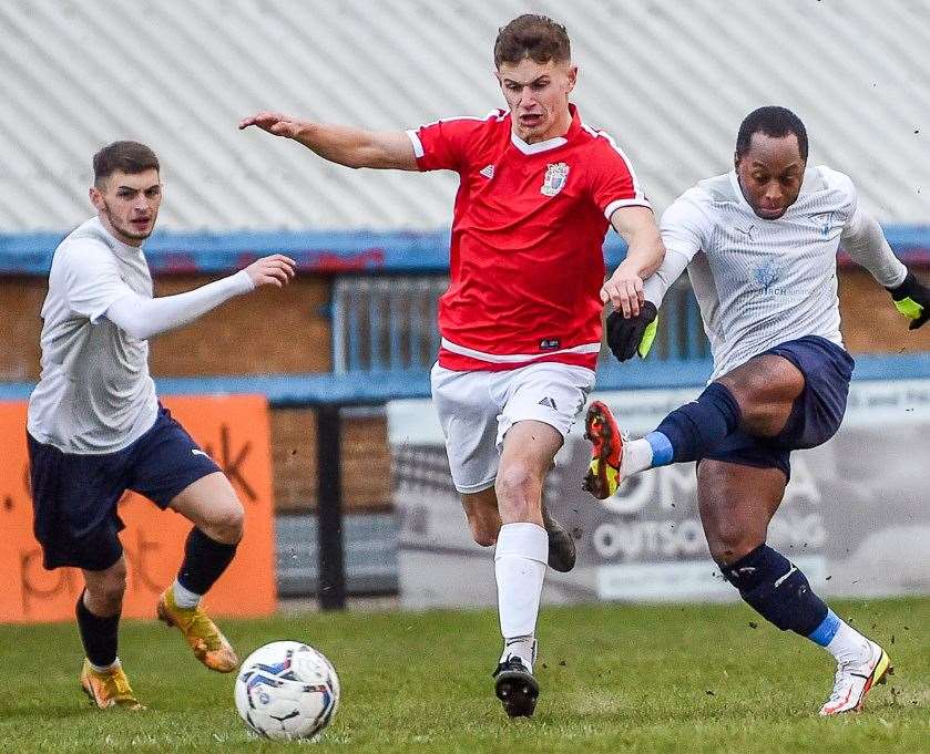 Both sides battle for the ball. Picture: Dave Budden