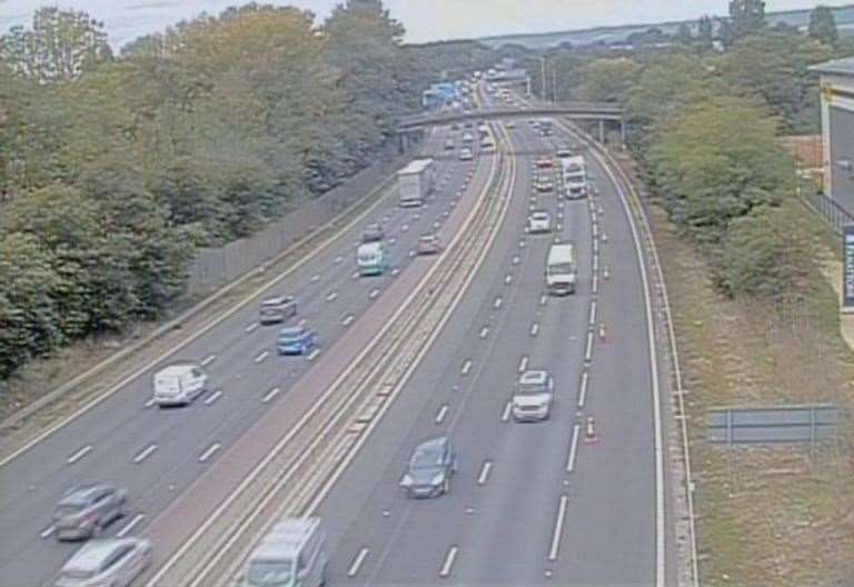 Lane on M20 coastbound between West Malling and Aylesford closed for ...