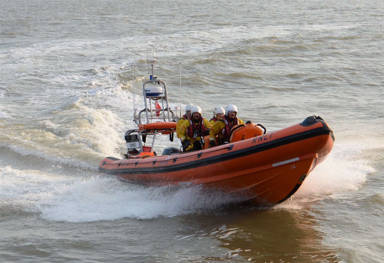 Coastguard And RNLI Rescue Stranded Walkers Near Dover