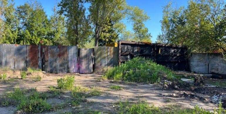 The existing western boundary of the former Ripleys Scrap and Recycling Yard