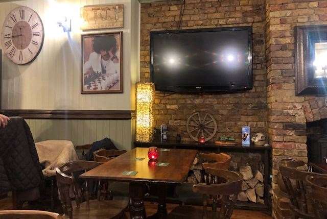 The screen in the front bar was switched off but me looking at it meant it still had a larger audience than the screen in the back showing women's football