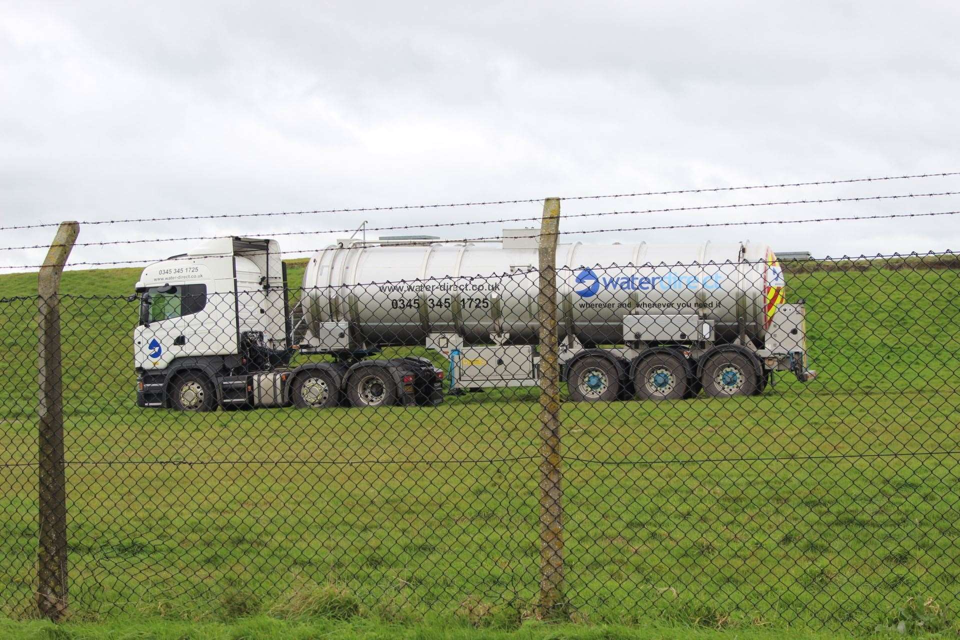 Water tankers have been refilling the reservoir at Chequers, Minster, Sheppey, this week following a power cut on Sunday (7788121)